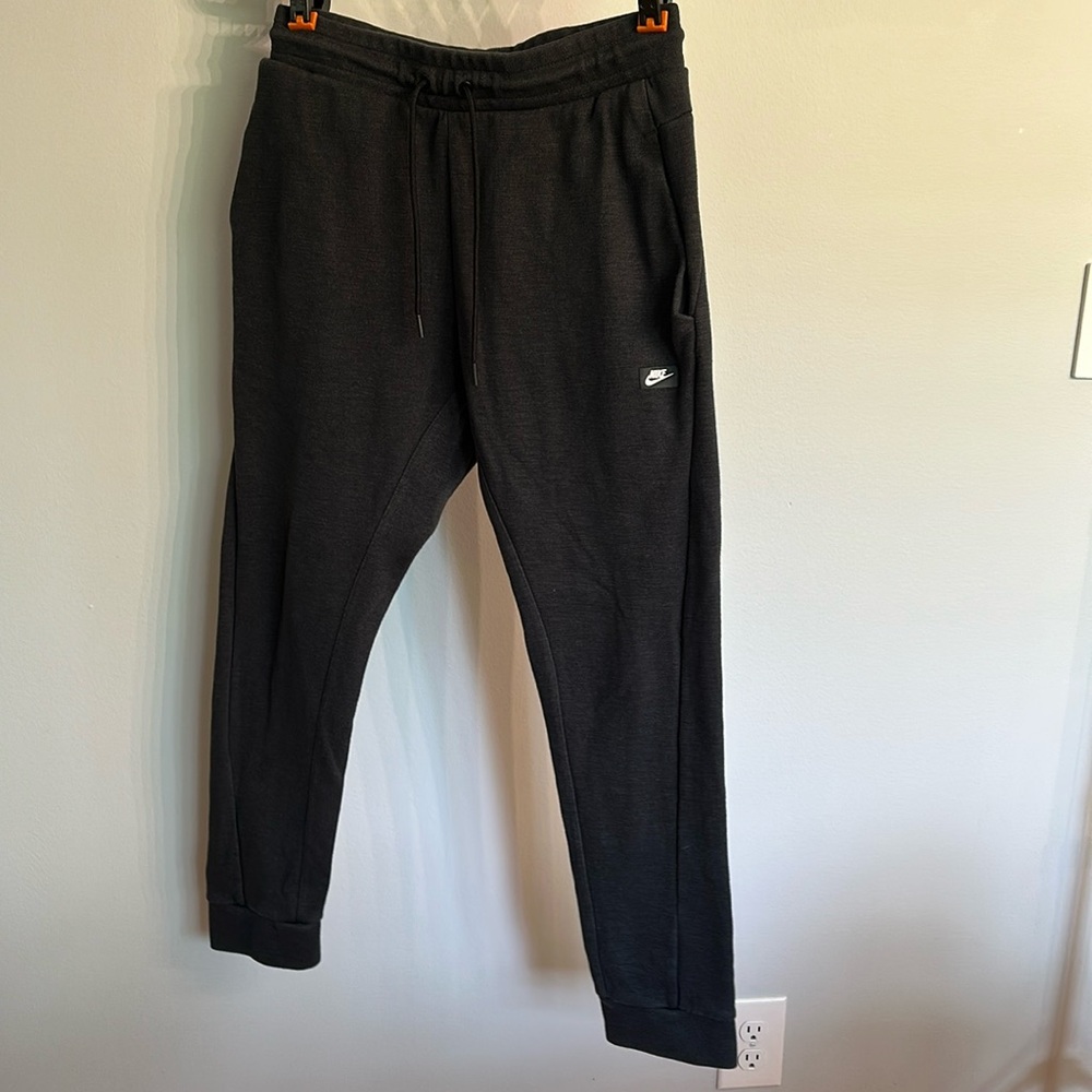 Nike Men’s Joggers Dark Gray Size M
